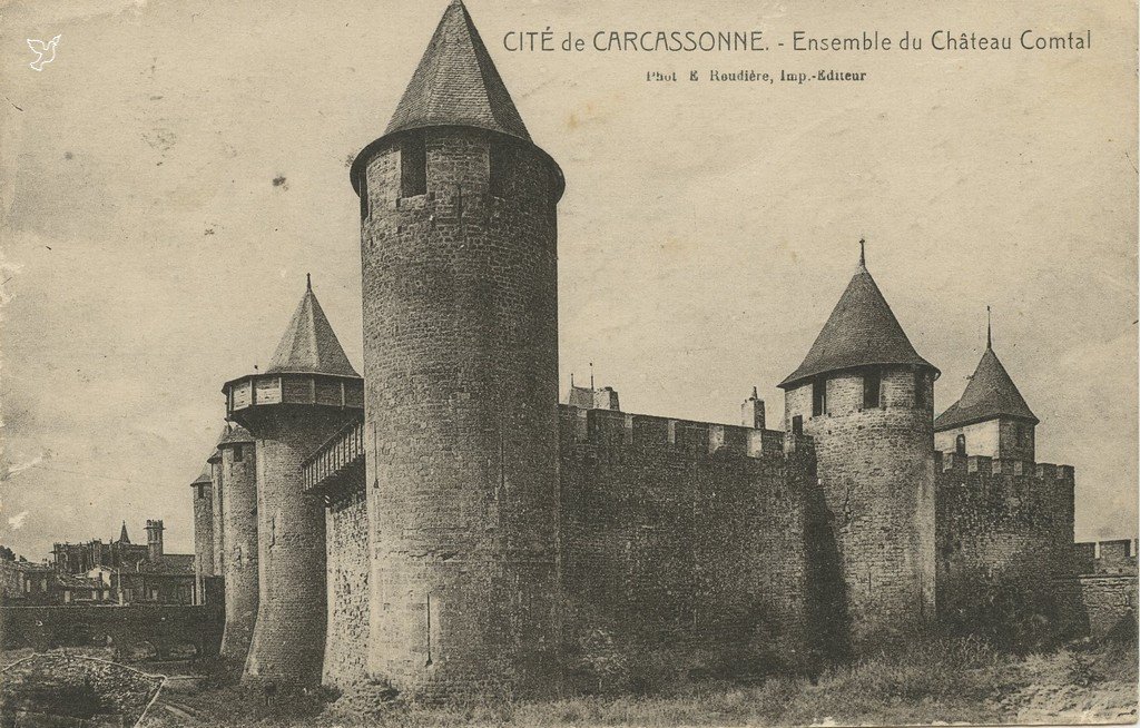 Z - CITE DE CARCASSONNE - Roudière - Ensemble du Chateau Comtal.jpg
