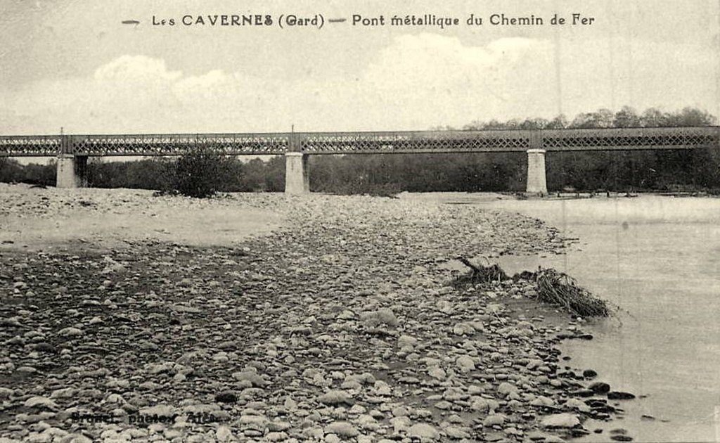 Les Cavernes.jpg