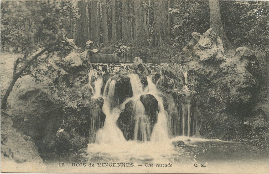 Z - 15 - B2V - Une cascade.jpg