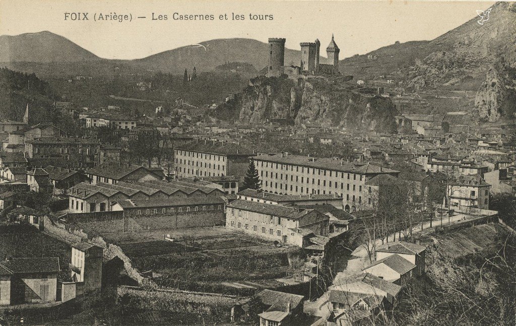 Z - FOIX - Les Casernes et les tours.jpg