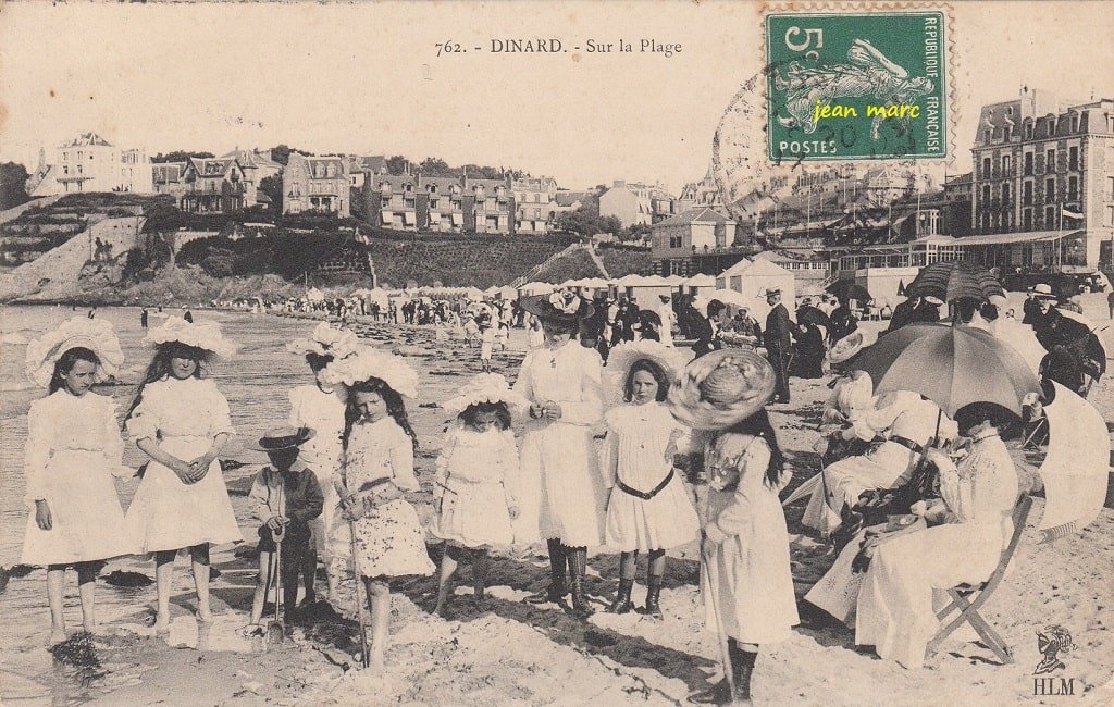 Dinard - Sur la Plage (1908).jpg
