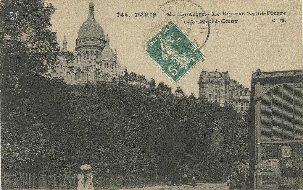 Z - 744 - Montmartre Squre St-Pierre.jpg