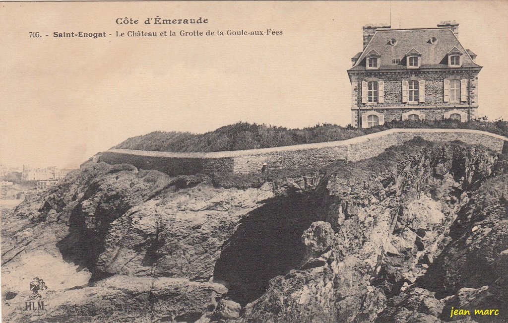 Saint-Enogat - Château et Grotte de la Goule-aux-Fées (1915).jpg