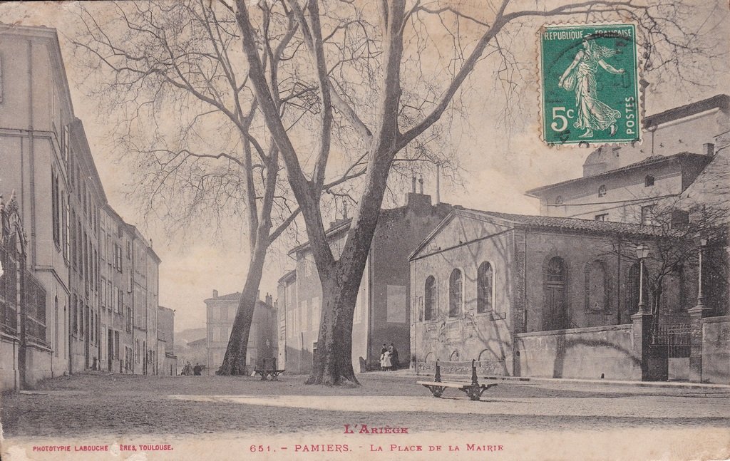 Pamiers - La Place de la Mairie.jpg