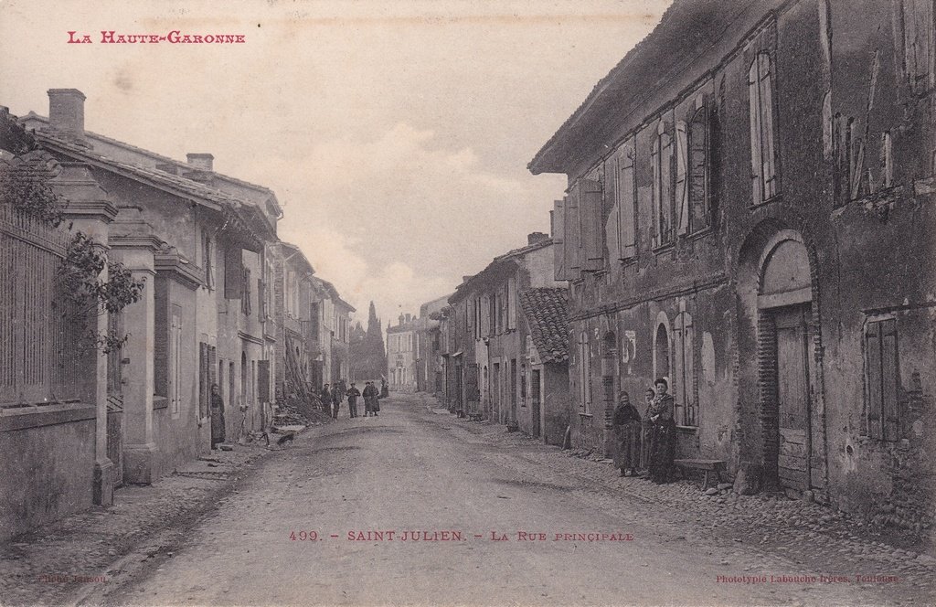Saint-Julien - La Rue Principale.jpg