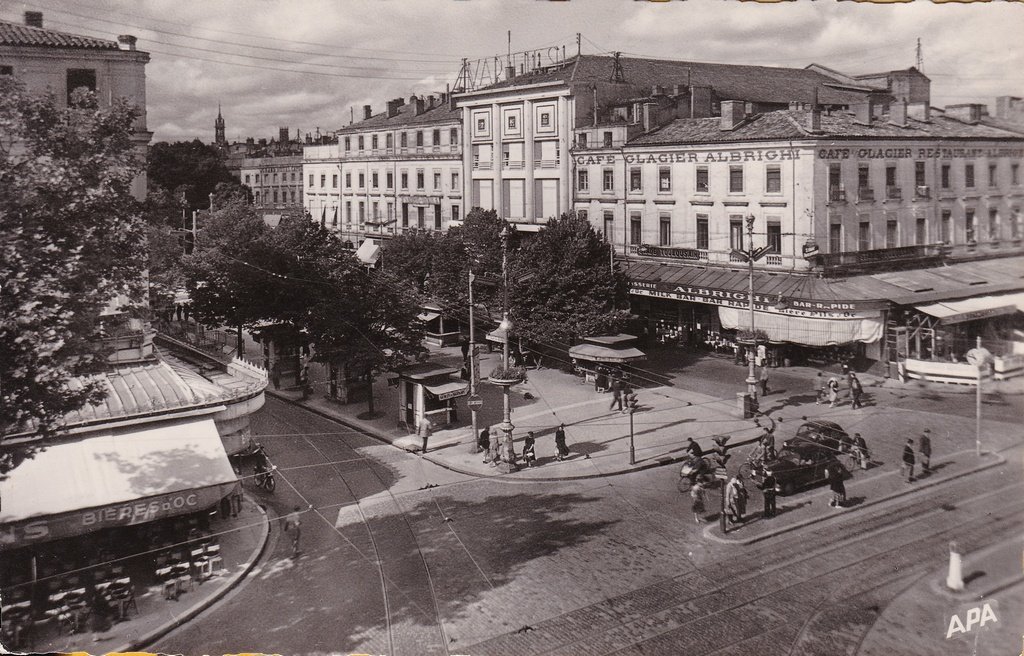 Toulouse - Allées Roosevelt vers le Square Wilson.jpg