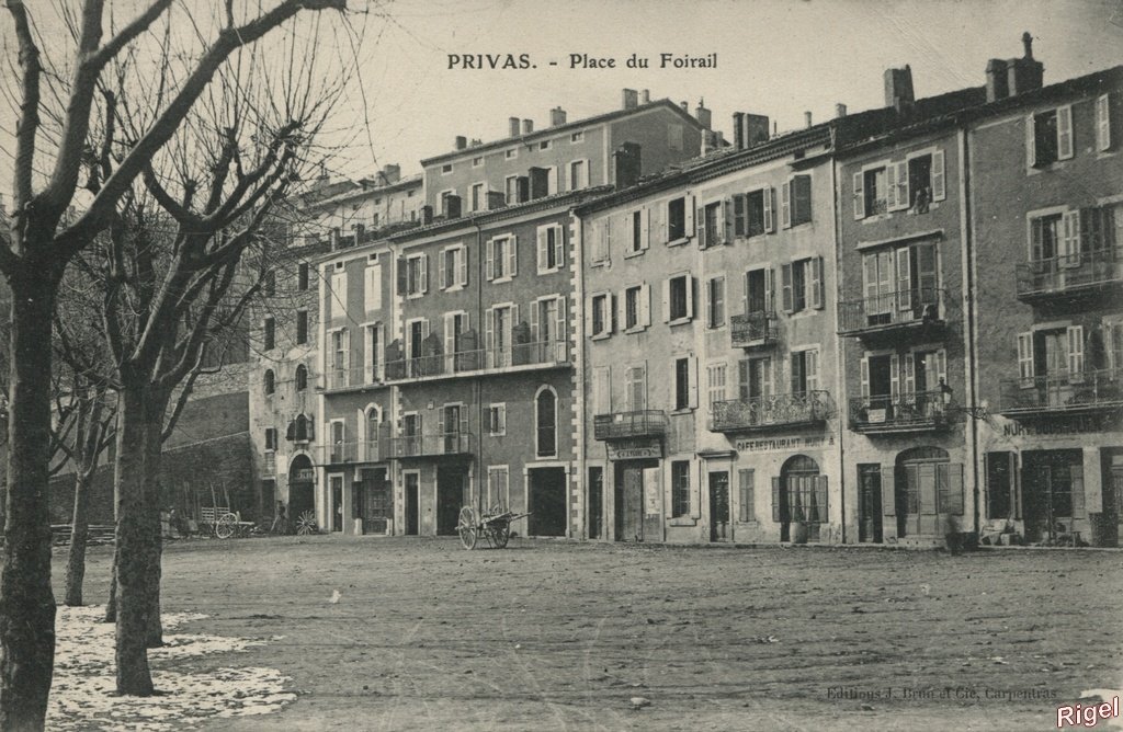 07-Privas - Place du Foirail - Edition J Brun et Cie Carpentras.jpg