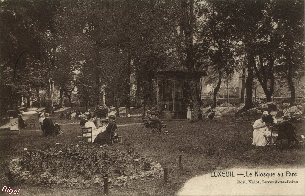 70-Luxeuil - Le Kiosque au Parc.jpg