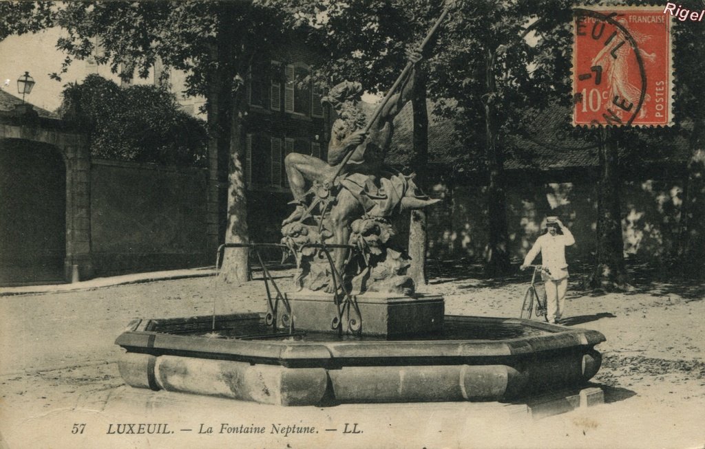 70-Luxeuil - Fontaine Neptune 57 LL.jpg