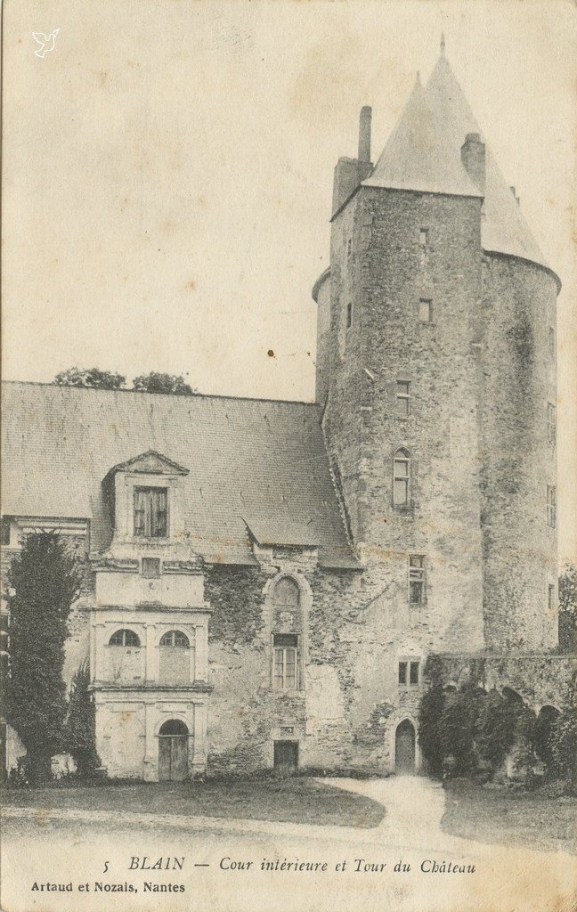 Z - BLAIN - Cour interieure et Tour du Chateau - 5 A&Nozais.jpg