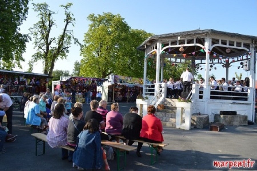 Marpent concert au kiosque 2.jpg