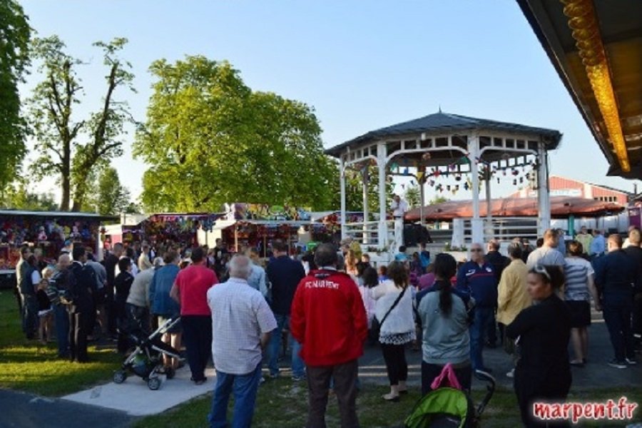 Marpent concert au kiosque 3.jpg