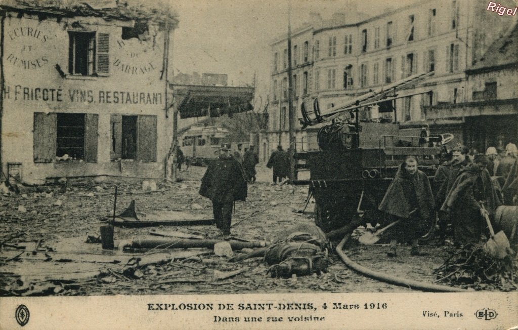 93-Explosion de St-Denis - Dans une Rue Voisine.jpg