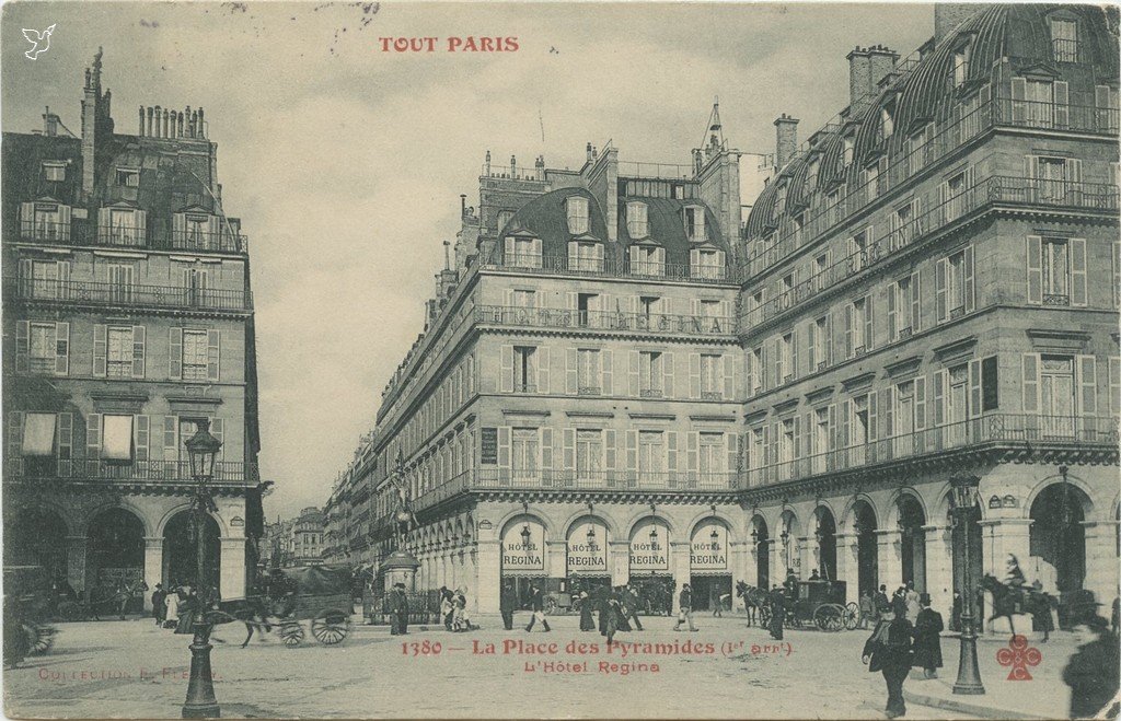 Z - 1380 - La Place des Pyramides.jpg