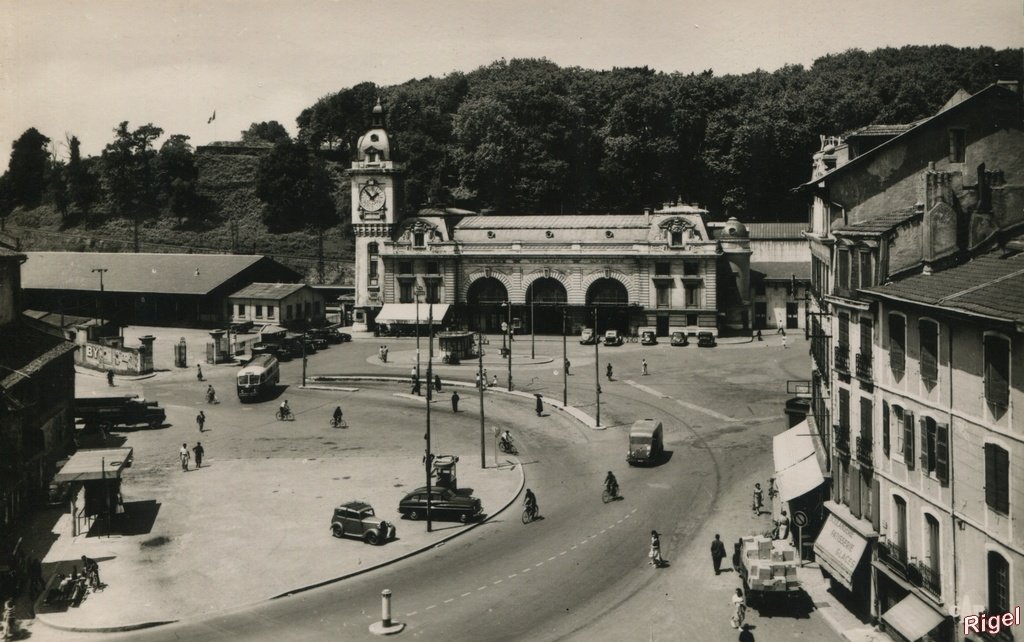 64-Bayonne - Place de la Gare - 40 CAP.jpg