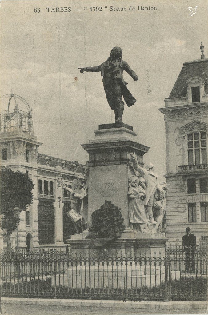 Z - 65 - 1792 Statue de Danton.jpg