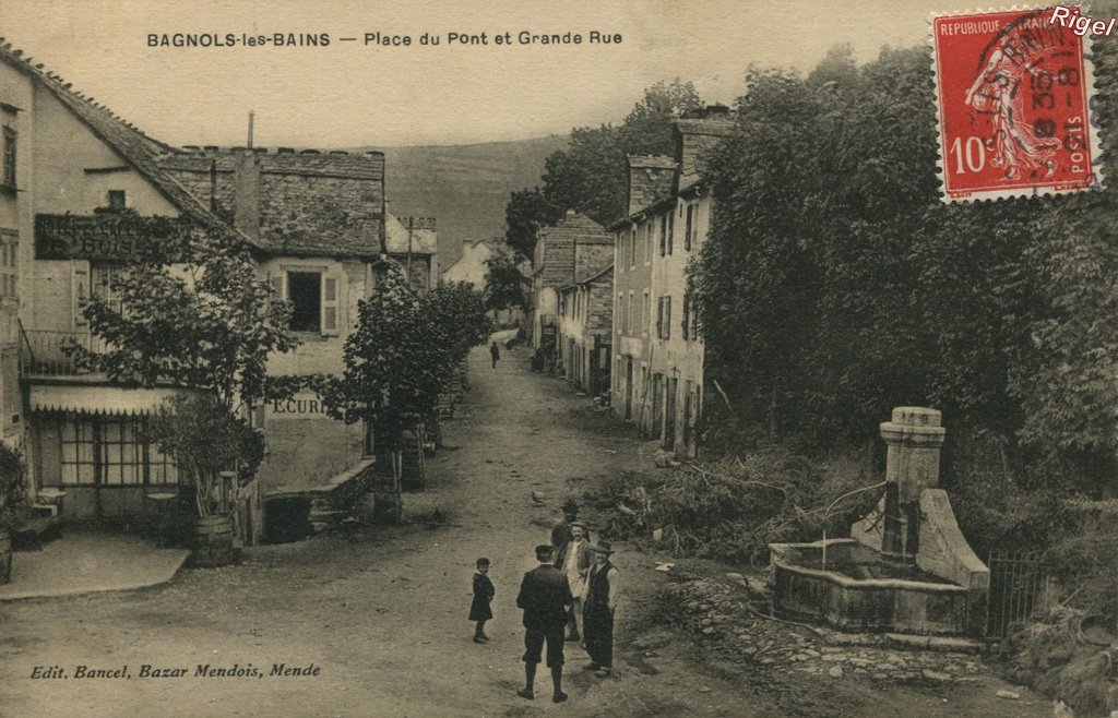 48-Bagnols-les-Bains - Place du Pont et Grande Rue - Edit Bancel Bazar Mendois.jpg