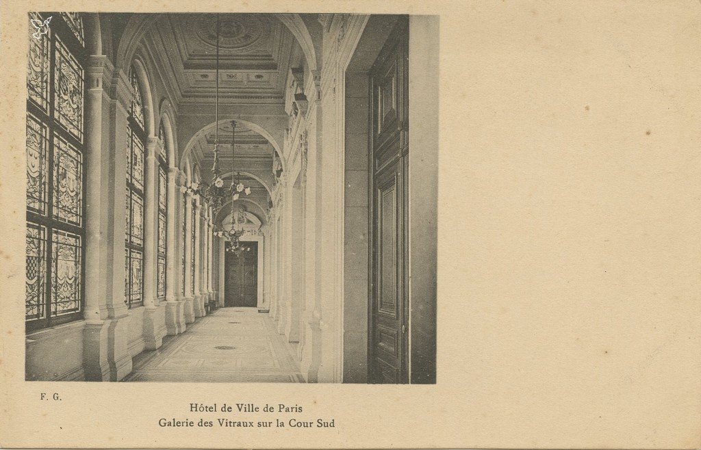 Z - S2 HDV - Galerie des Vitraux Cour Sud.jpg