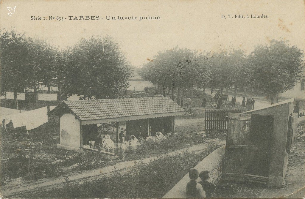 Z - 633 S1 - Un lavoir public.jpg