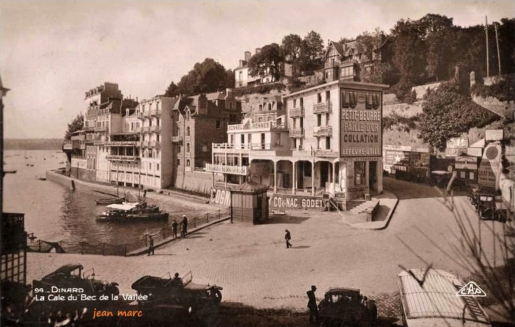 Dinard - La Cale du Bec de la Vallée.jpg