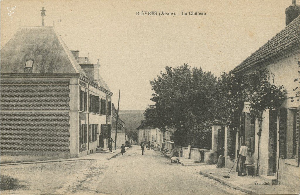 Z - BIEVRES - Le Chateau.jpg