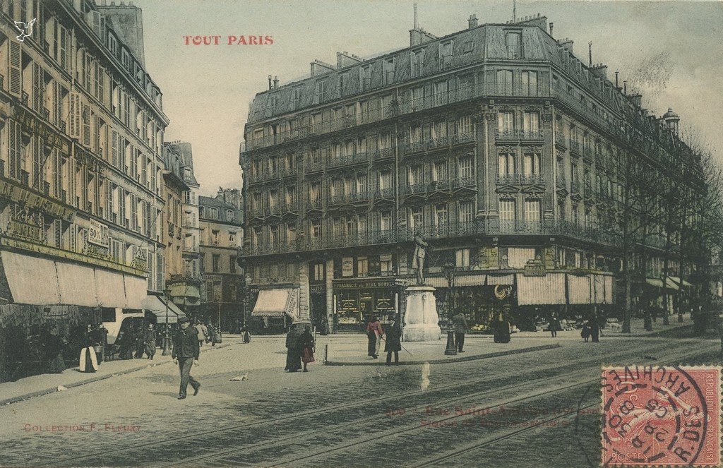 Z - 800 - Rue St-Antoine Statue de Beaumarchais (color).jpg