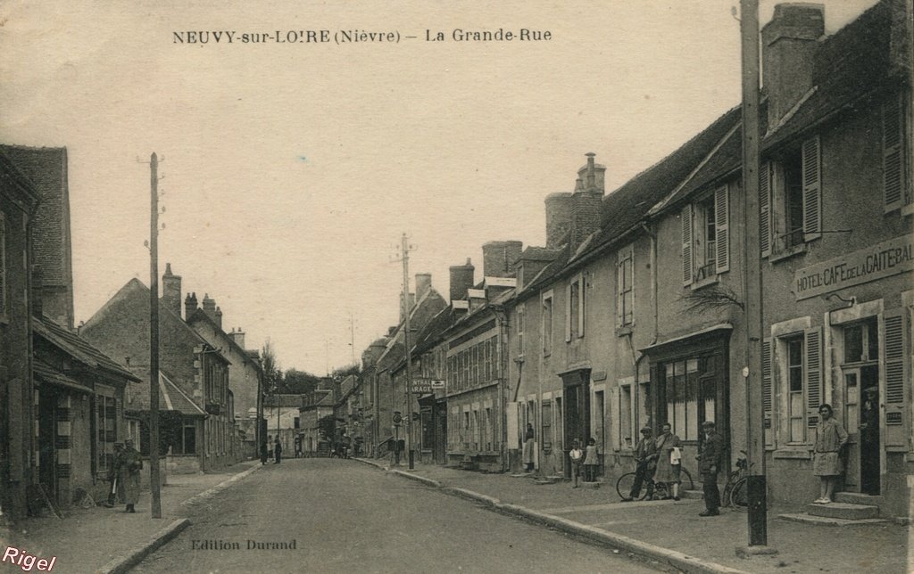58-Neuvy-sur-Loire - La Grande-Rue - Edition Durand.jpg