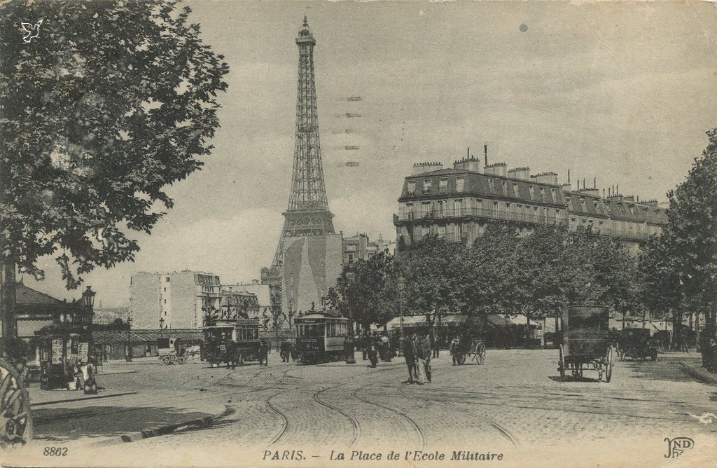 Z - ND 8862 - La Place de l'Ecole Militaire.jpg