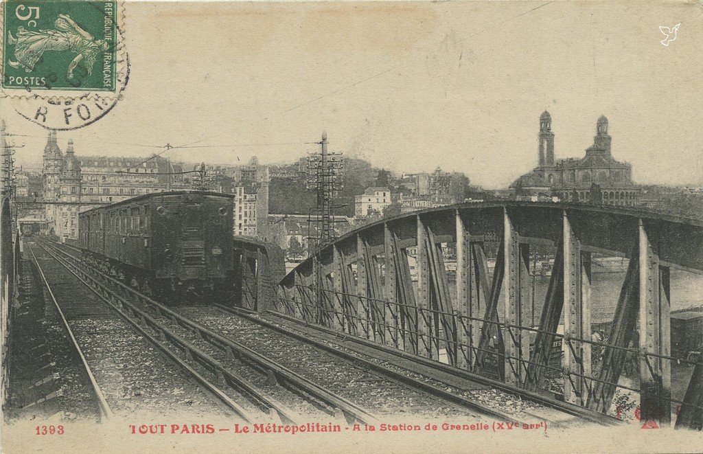 Z - 1393 - METRO - A la Station de Grenelle.jpg