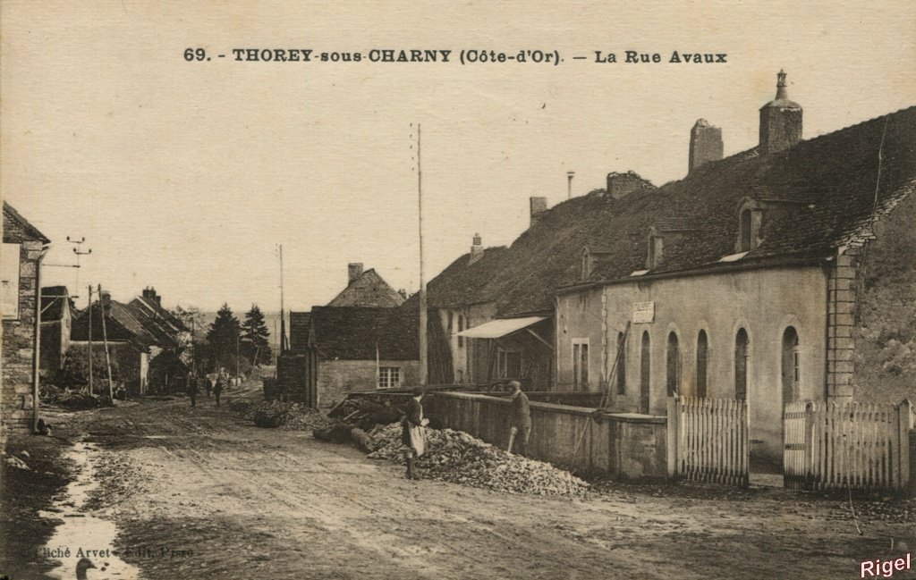 21-Thorey - Rue Avaux - 69 Cliché Arvet.jpg