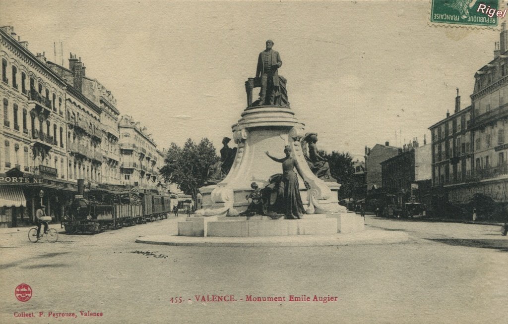 26-Valence - Monument - 455.jpg