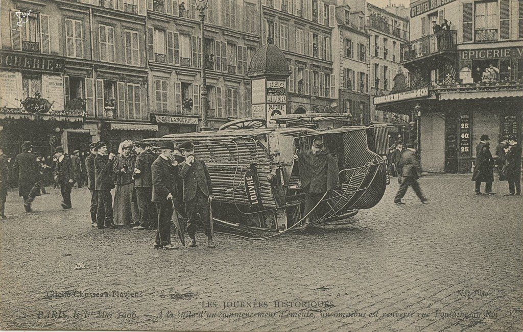 Z - ND   mai 1906 - Omnibus renversé.jpg