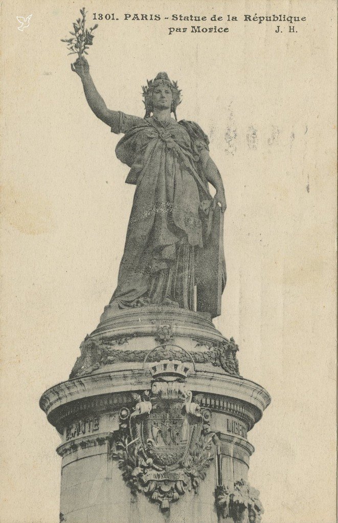 Z - 1301 - Statue de la République.jpg