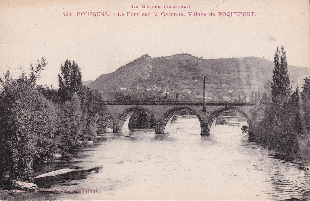 Roquefort-sur-Garonne - Boussens - Le Pont sur la Garonne - Village de Roquefort.jpg