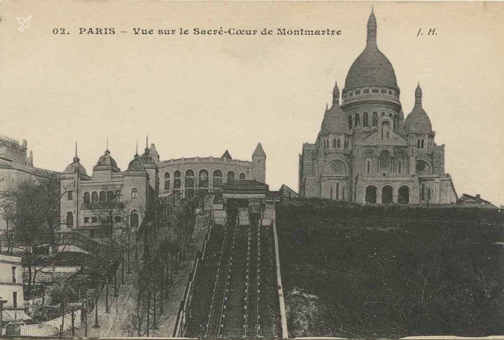 Z - 02 - Vue sur le SC de Montmartre (NB).jpg