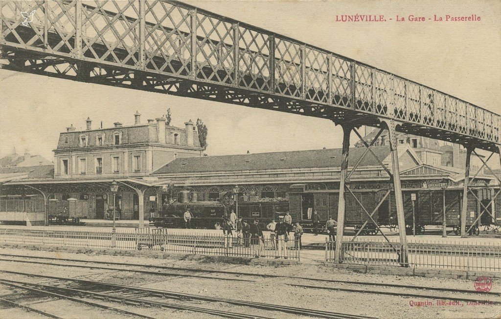 Z - LUNEVILLE - La Gare - La Passerelle.jpg