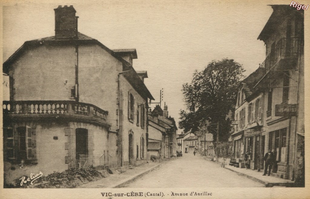 15-Vic-sur-Cère - Avenue d'Aurillac - Helias.jpg