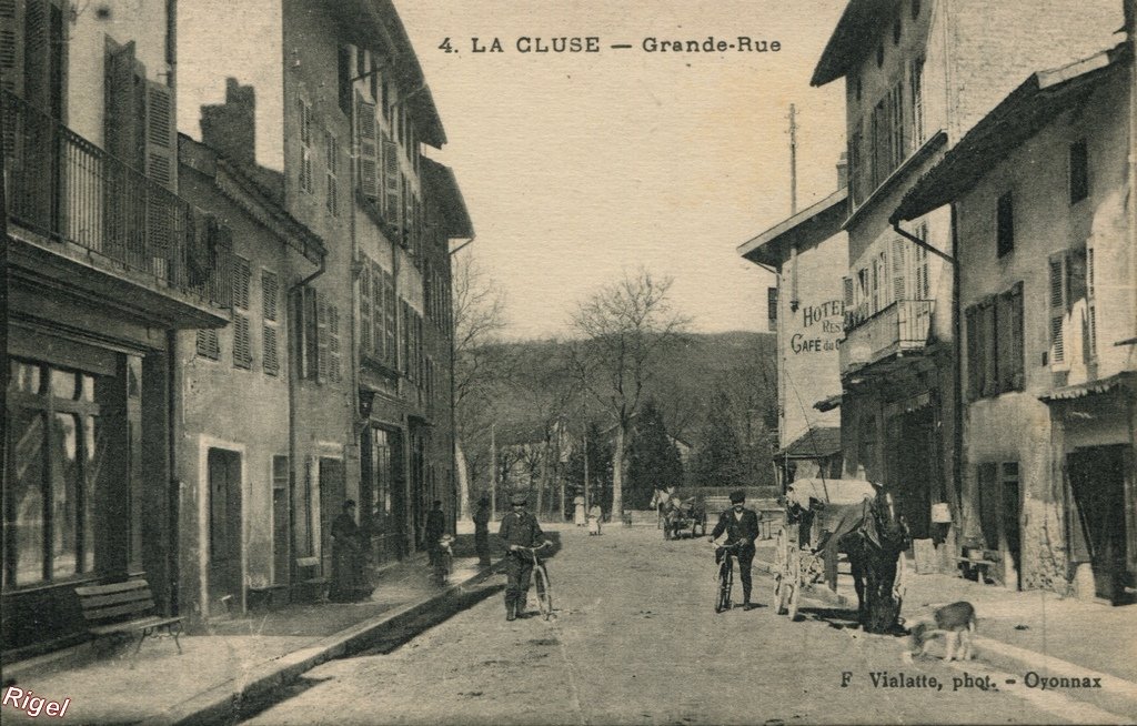 01-La Cluse - Grande-Rue - 4 F Vialatte phot.jpg