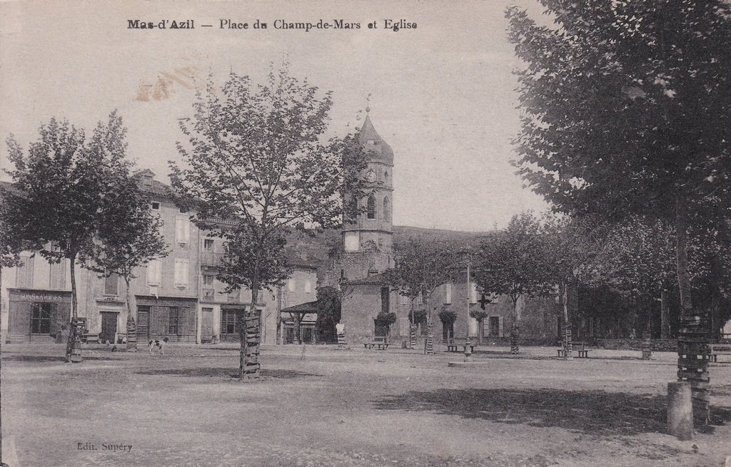 Mas d'Azil - Place du Champ de Mars et Eglise.jpg