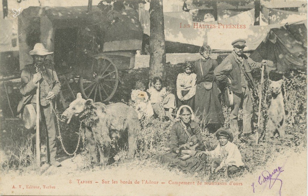 Z - 8 - Sur les Bords de l'Adour - Campement de Montreurs d'Ours.jpg