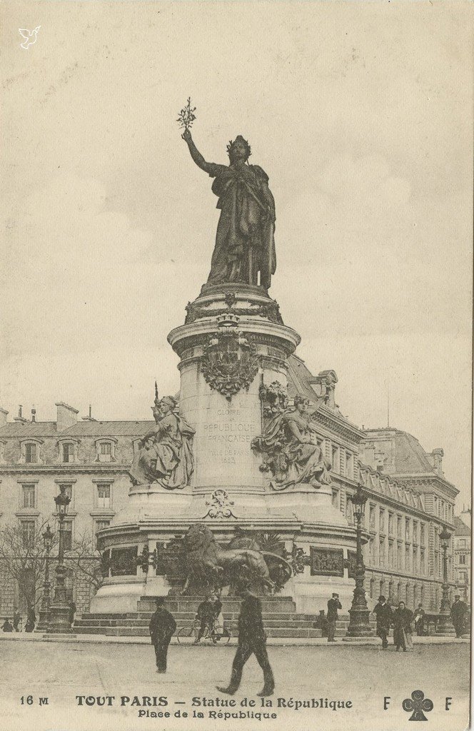 Z - 16 M - Statue de la République.jpg