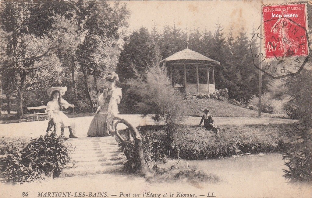 Martigny-les-Bains - Pont sur l'Etang et le Kiosque (1927).jpg