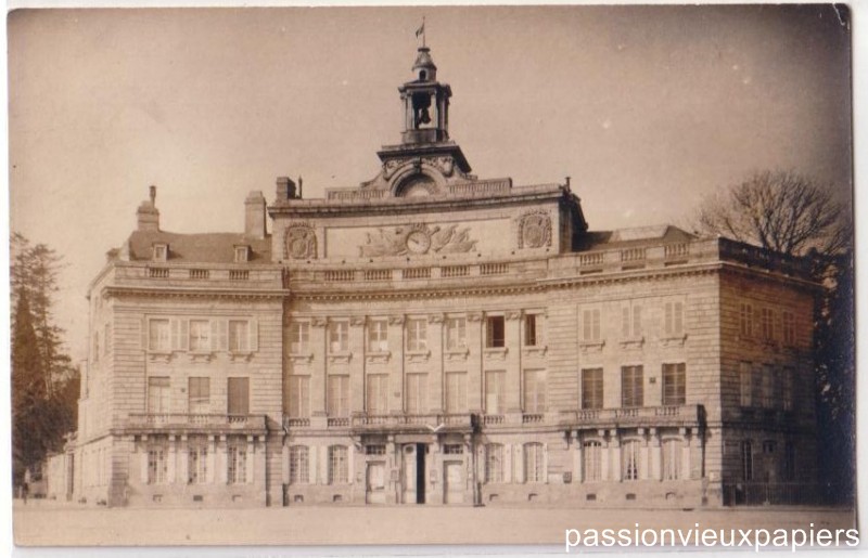 Hotel de ville [F].JPG