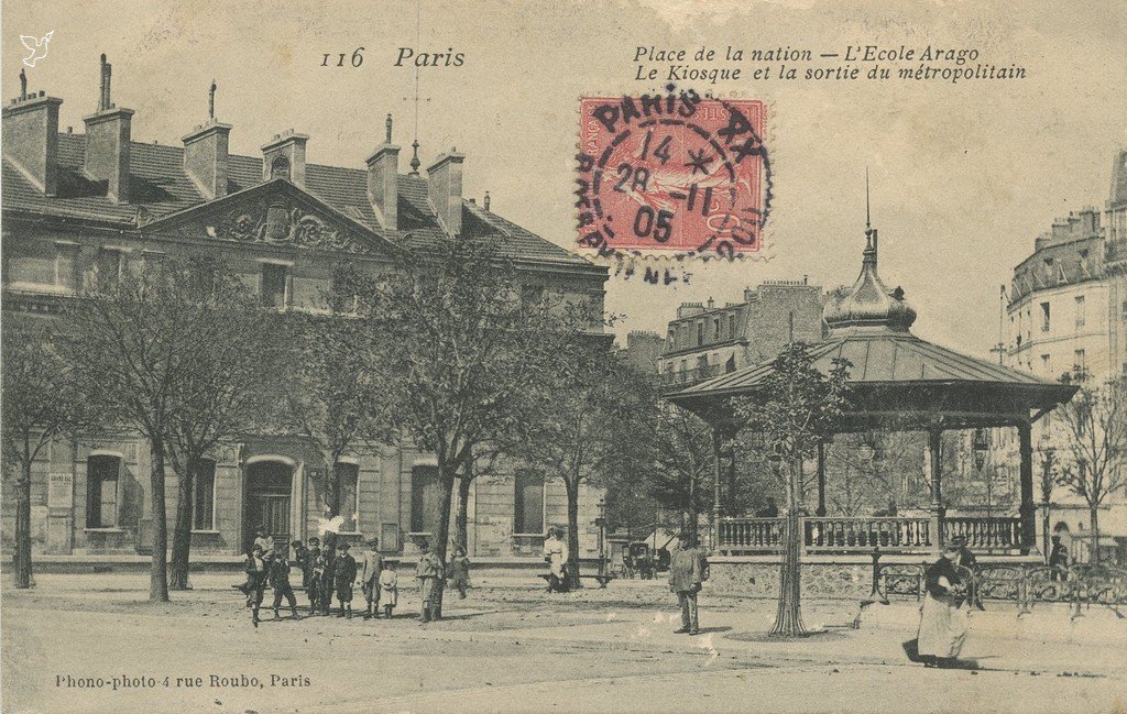 Z - 116 - Place de la nation - Ecole Arago kiosque et Métro.jpg