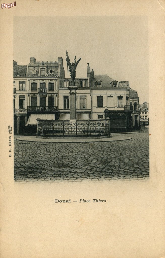 59-Douai - Place Thiers.jpg