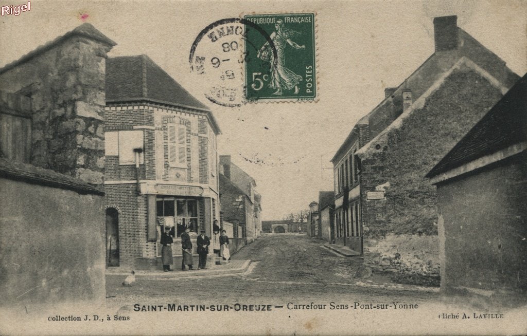 89-St-Martin-sur-Oreuze - Carrefour.jpg