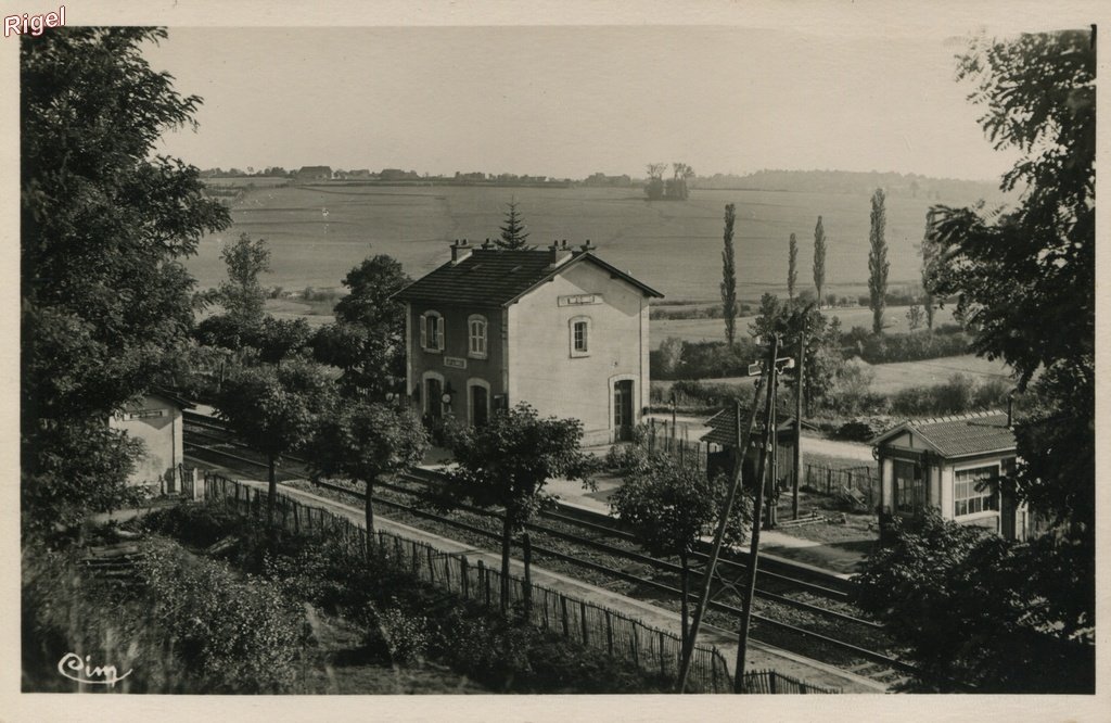 71-Lugny-les-Charolles S et L _ La Gare - Ligne de Paris à Lyon par la Clayette - CIM.jpg