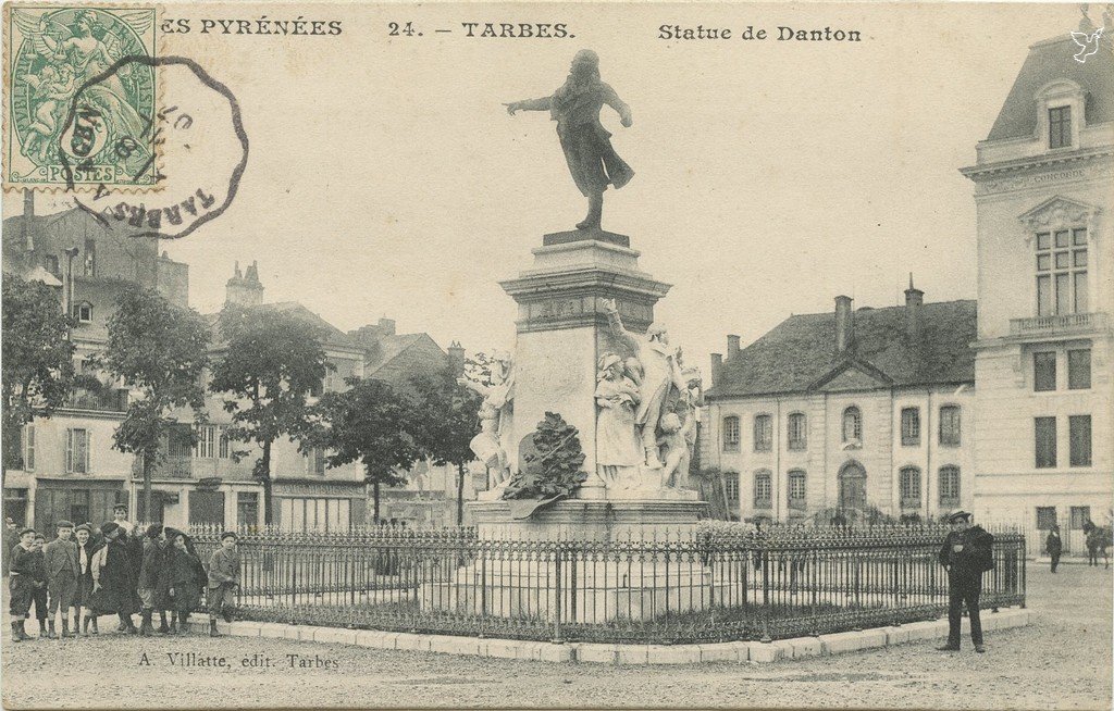 Z - 24 - Statue de Danton.jpg