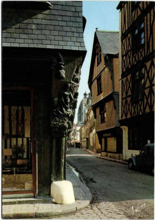 37 Tours rue du Change [F].jpg
