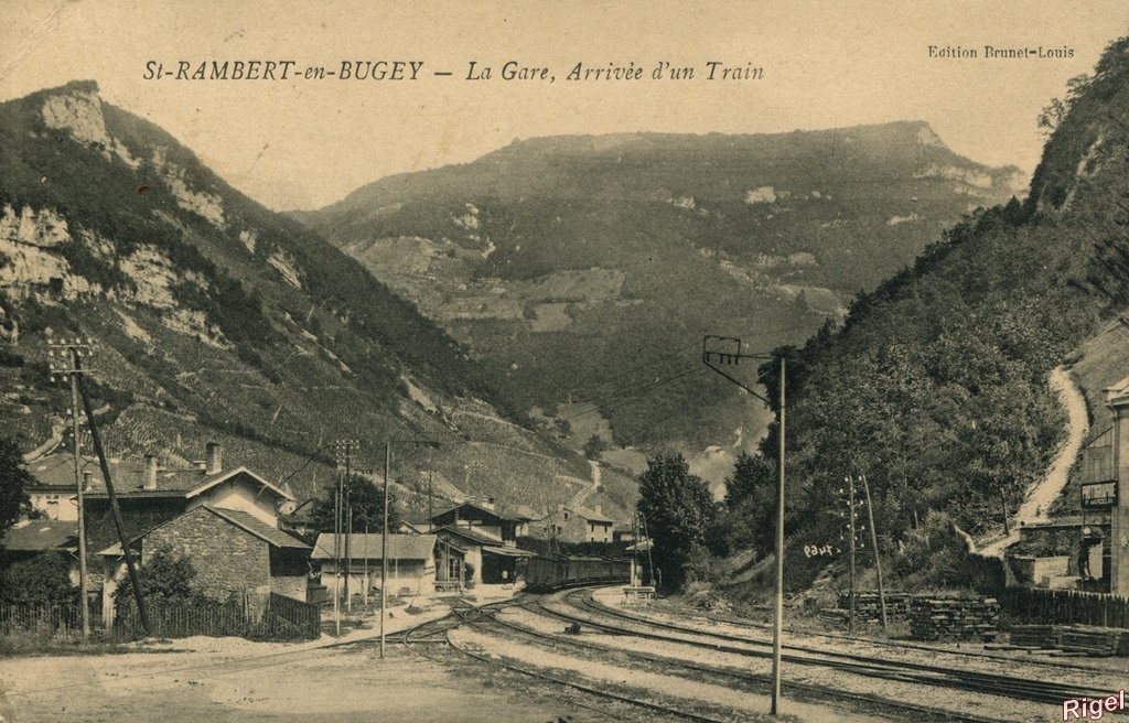 01-St-Rambert - La Gare Arrivée d'un Train - Edition Brunet-Louis.jpg